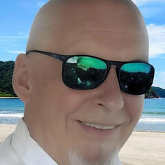 SaaS Carrd Template Headshot